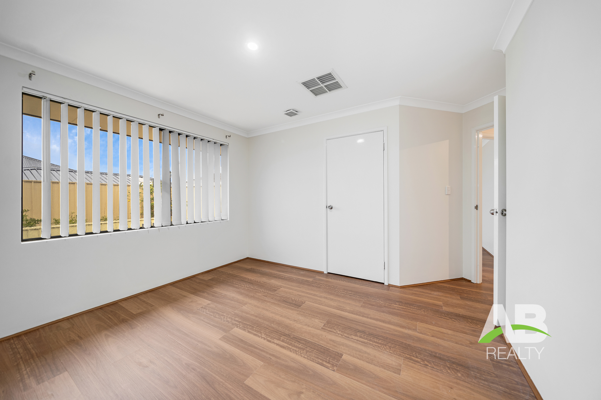 68240066 1689828985 24220 130elliotrdhockinglrlogo 12