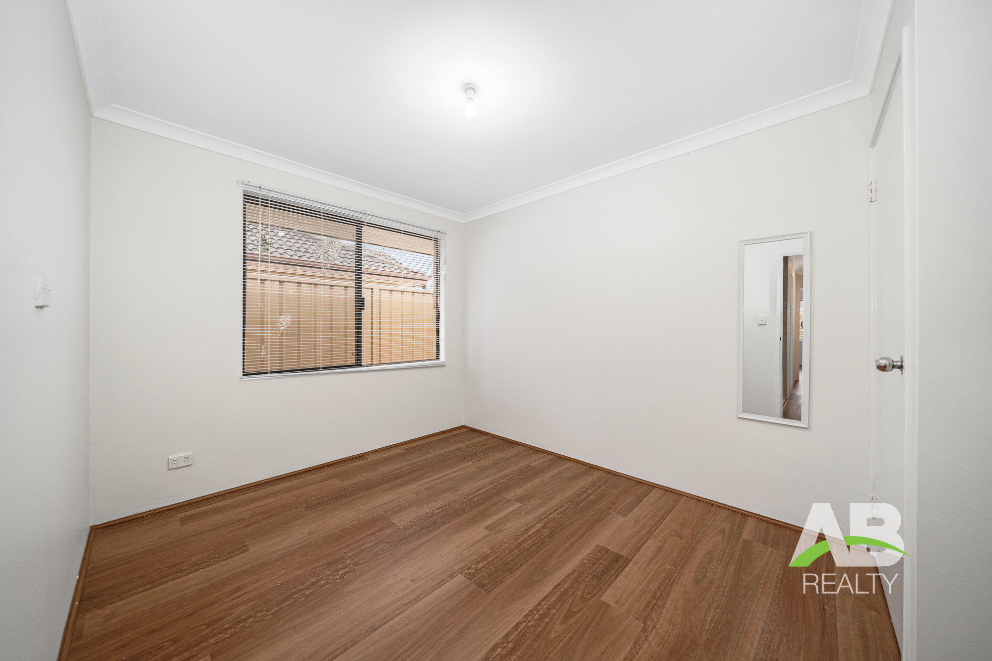 68240084 1689829004 4276 130elliotrdhockinglrlogo 8