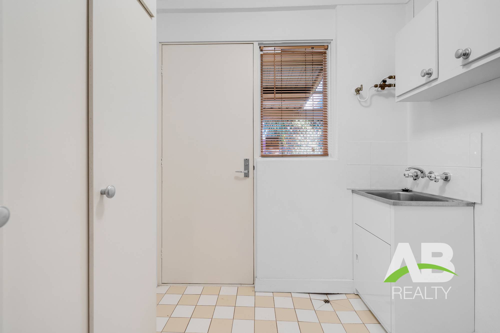 174682172 1763001650 71191 31BWinshipAveWannerooLRLogo