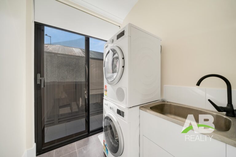 175471103 1763439223 88340 5AttadaleAveDarchLRLogo