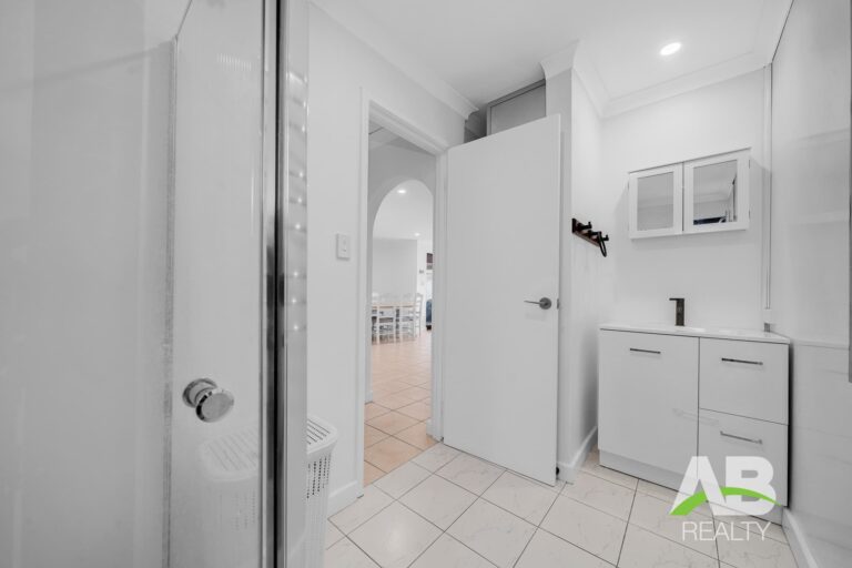 177053494 1764226282 92556 8MundereePlWannerooLRLogo