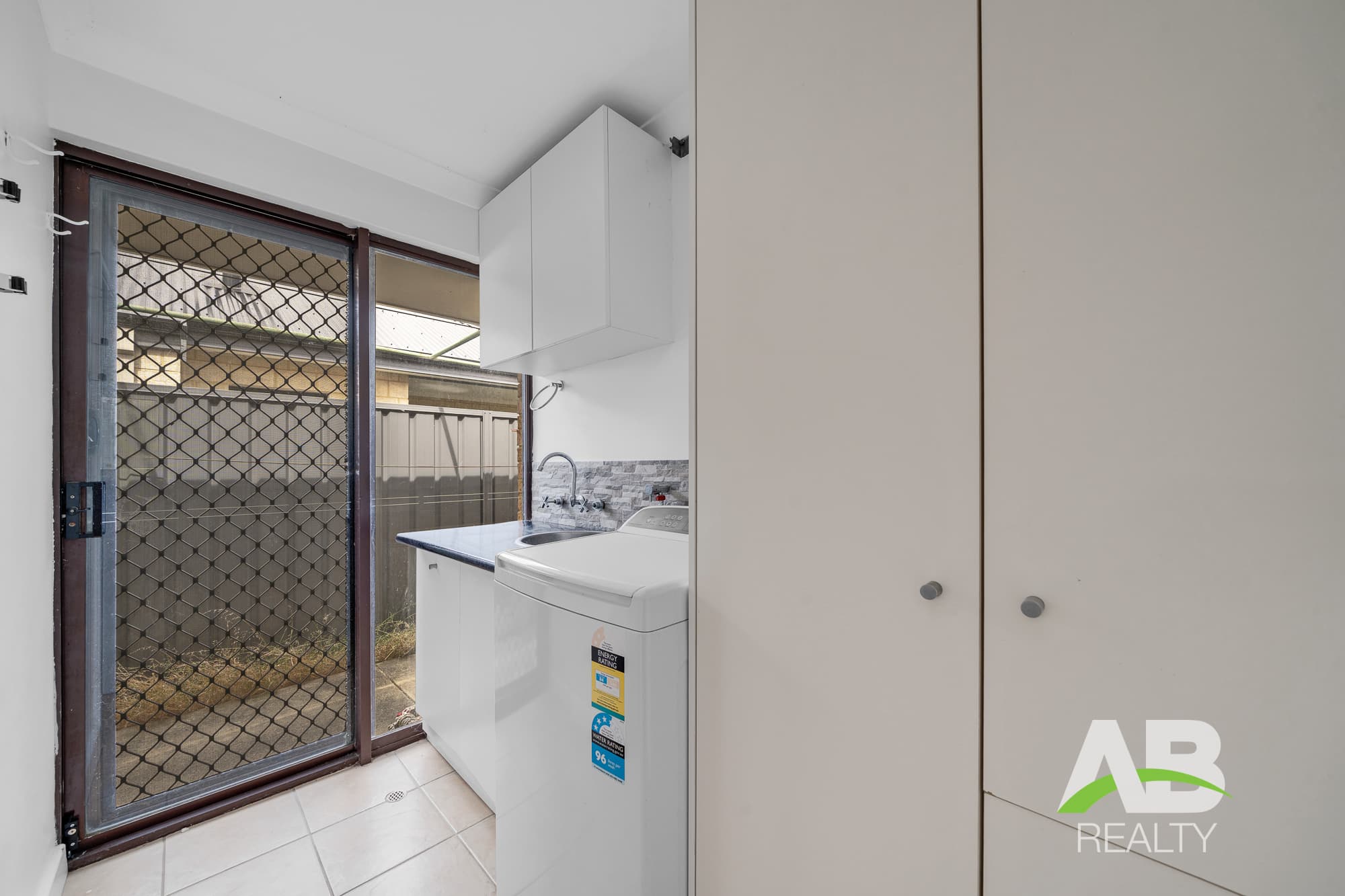 177053499 1764226285 92531 8MundereePlWannerooLRLogo