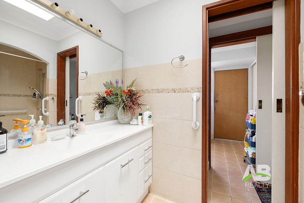 179995330 1765764407 53885 IMG0011