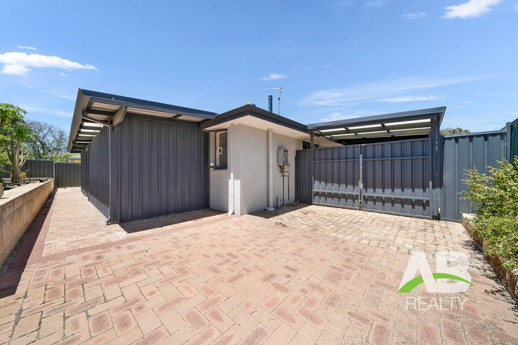 181214956 1766976550 42339 28ThompsonDrWannerooLRLogo