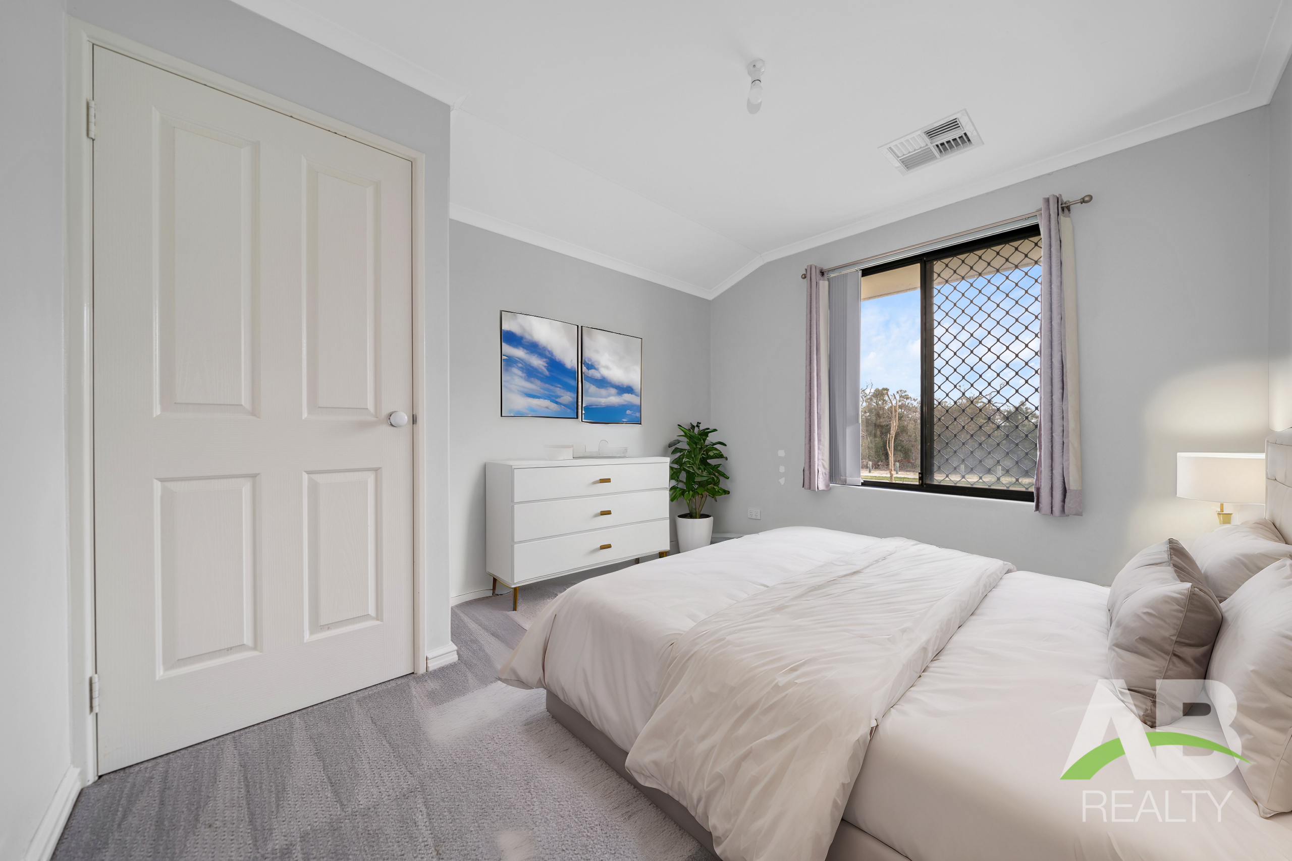 104033637 1723602641 63774 VirtualStagingAI 32 Bibbulmun Entrance SinagraHRNoLogo 10 14August2024106