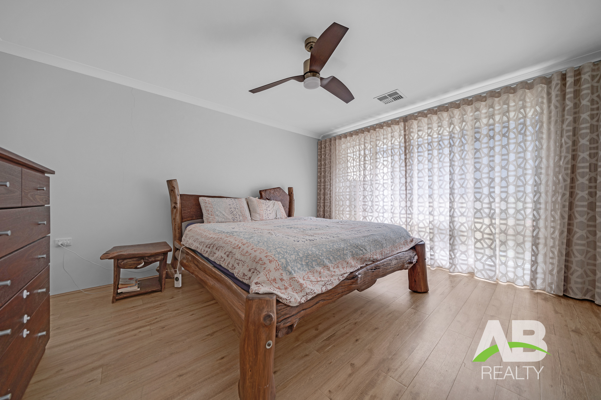 105258386 1724217068 84502 35GoundreyDrPearsallLRLogo