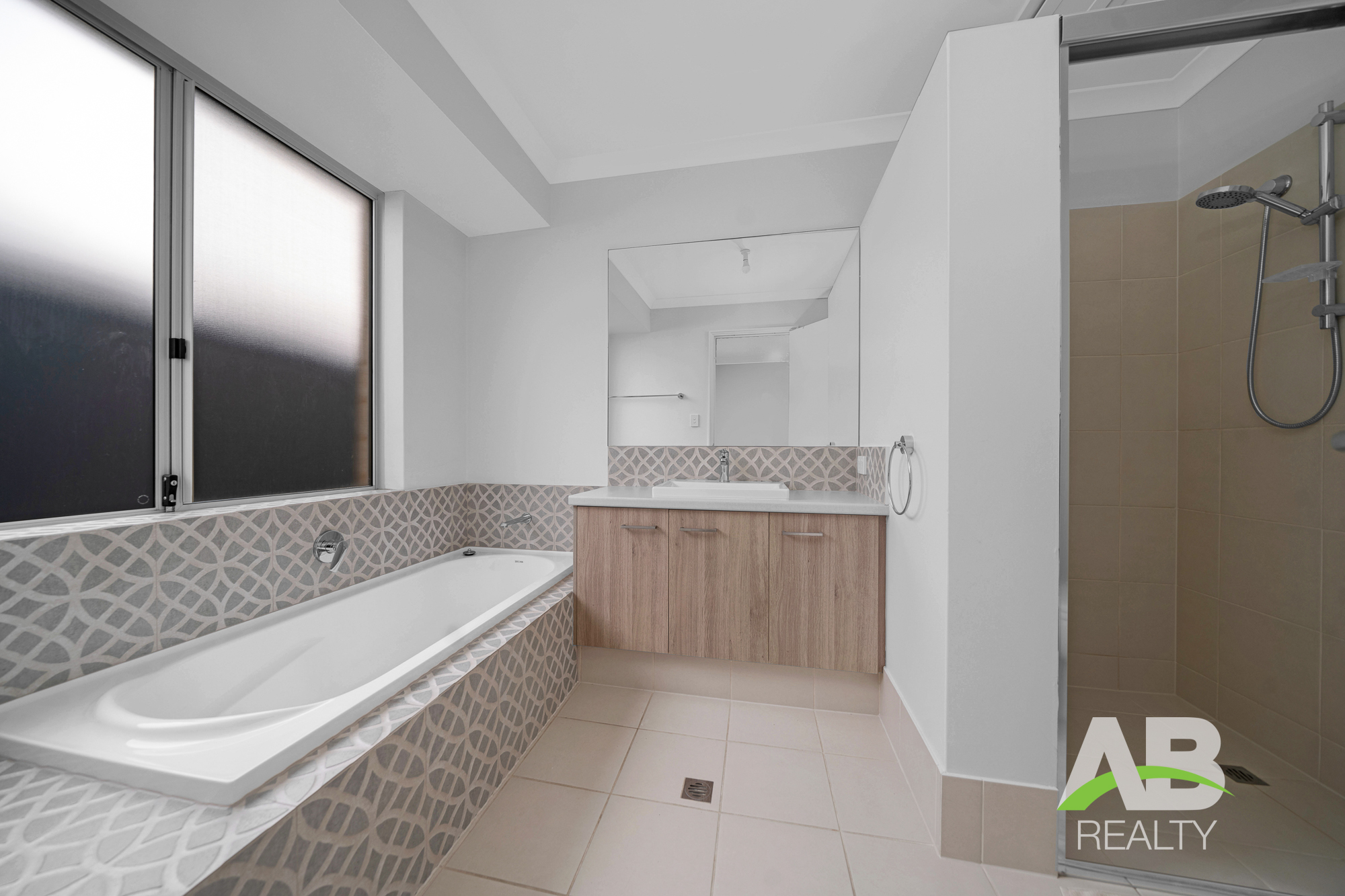 105258395 1724217074 84247 35GoundreyDrPearsallLRLogo