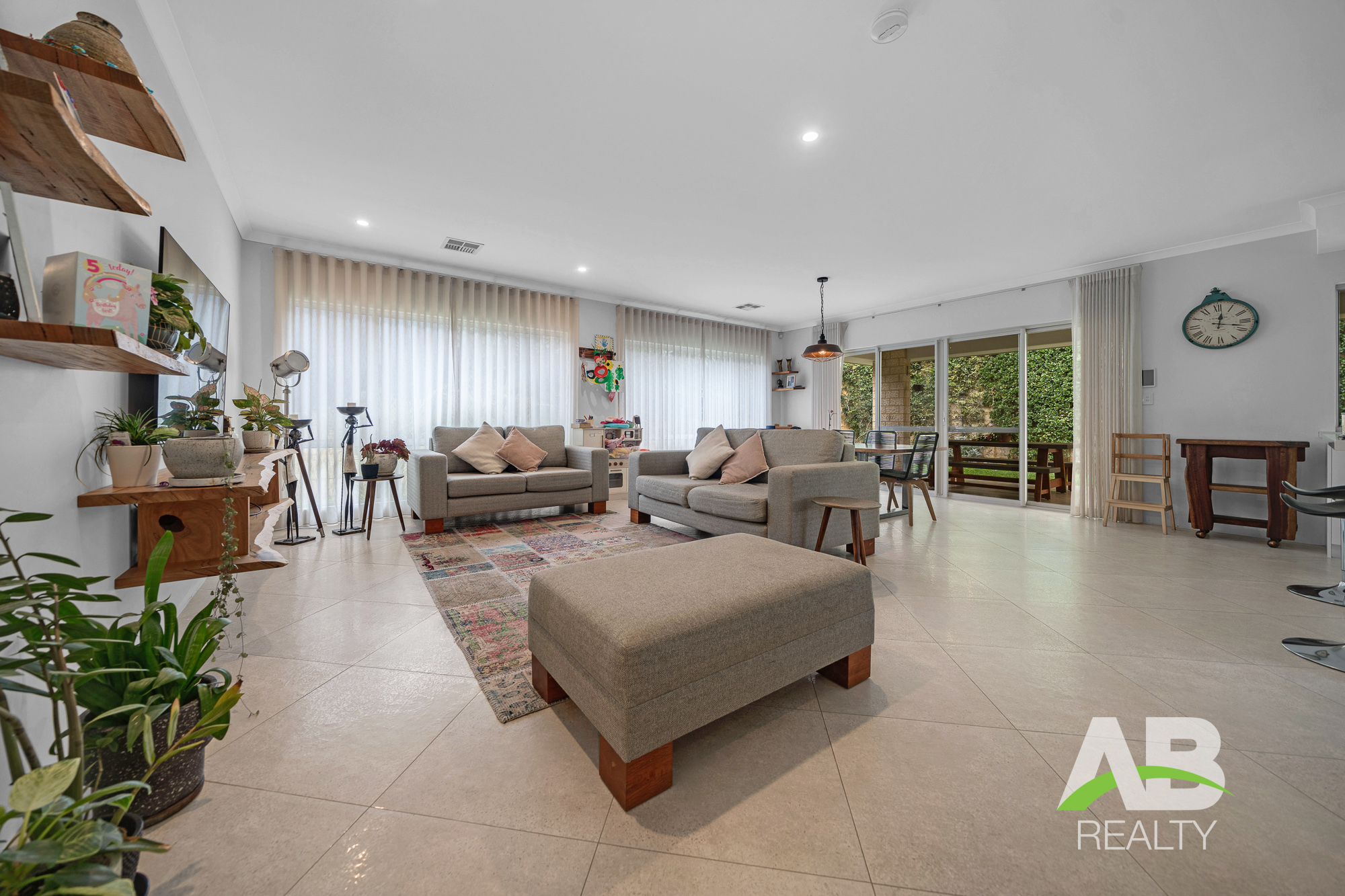 105258398 1724217076 84527 35GoundreyDrPearsallLRLogo