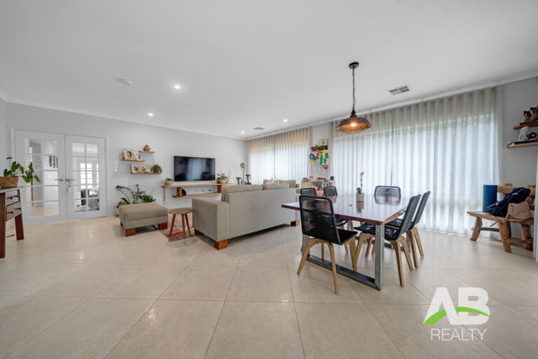 105258422 1724217077 74432 35GoundreyDrPearsallLRLogo