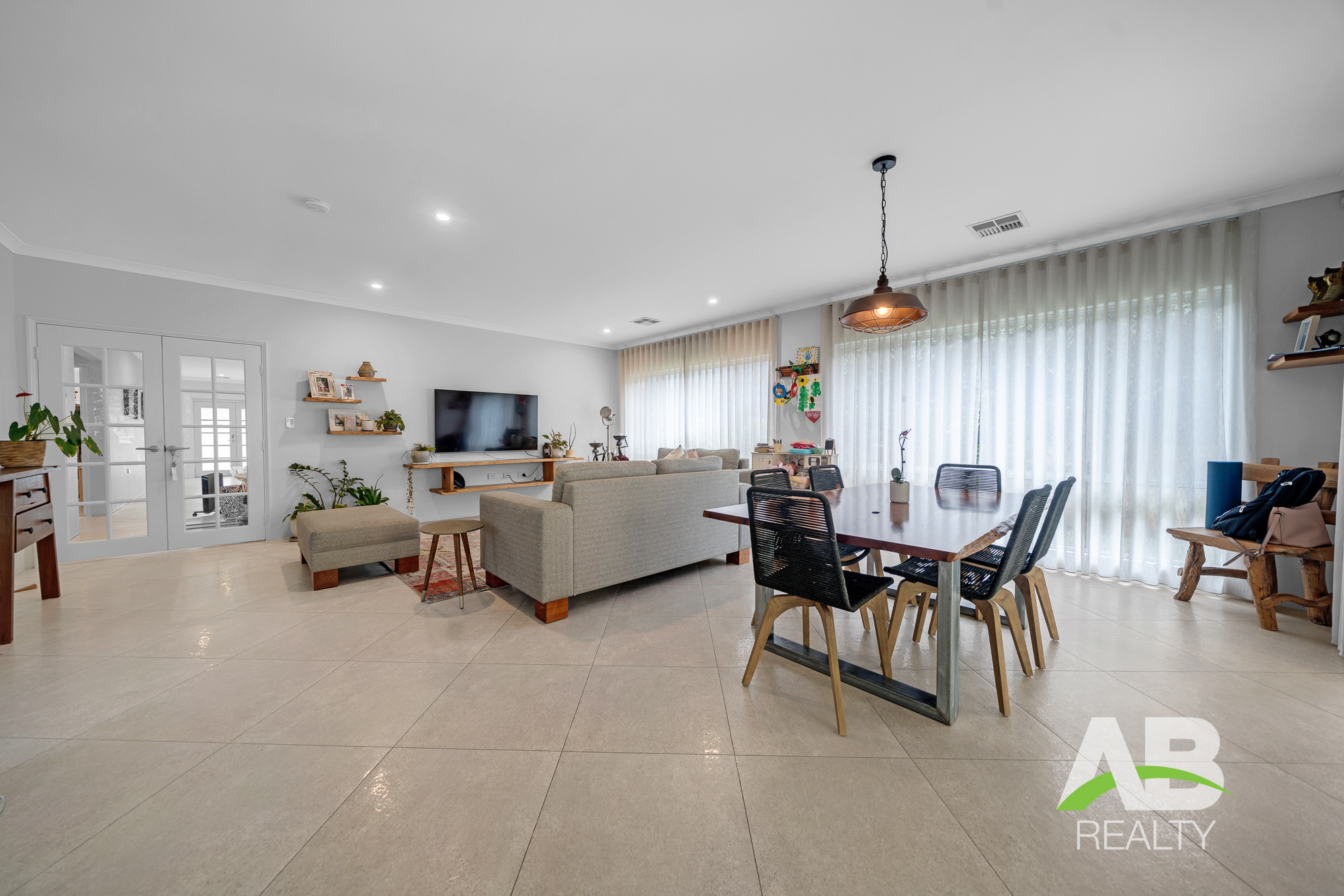 105258422 1724217077 74432 35GoundreyDrPearsallLRLogo