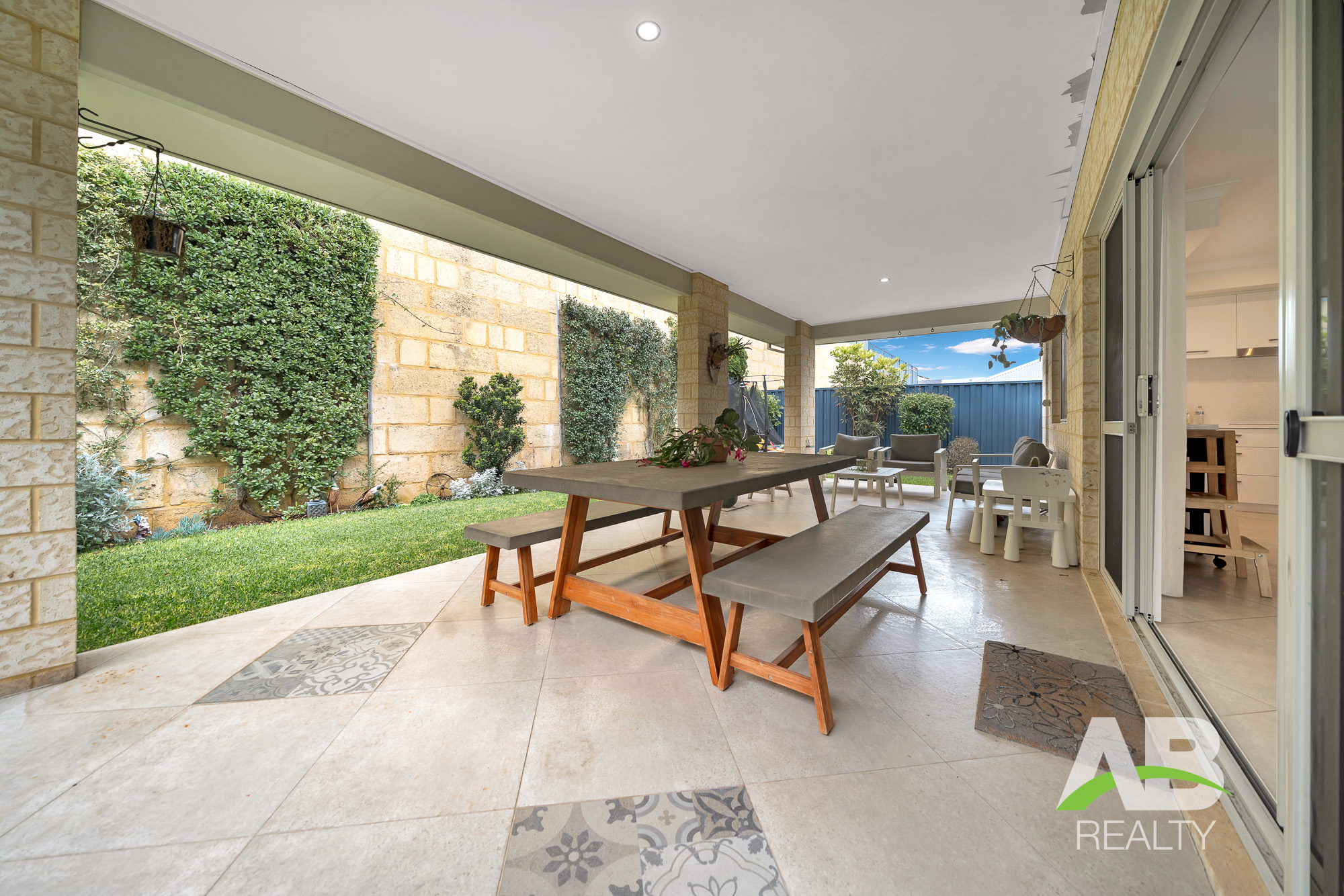 105258482 1724217083 74313 35GoundreyDrPearsallLRLogo