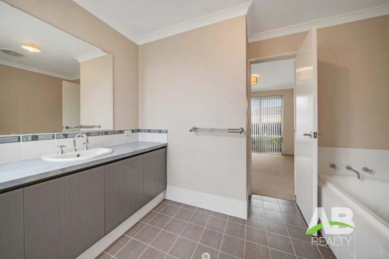 132342892 1737692493 171518 14VinciEntranceSinagraLRLogo