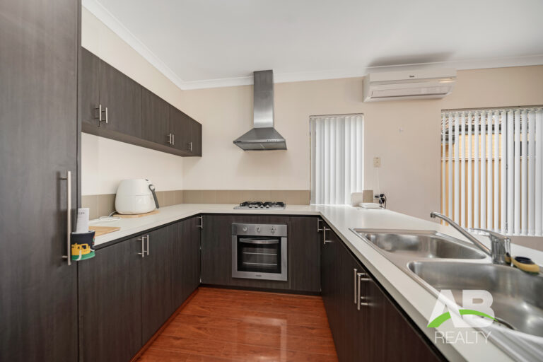 132342905 1737692496 160464 14VinciEntranceSinagraLRLogo