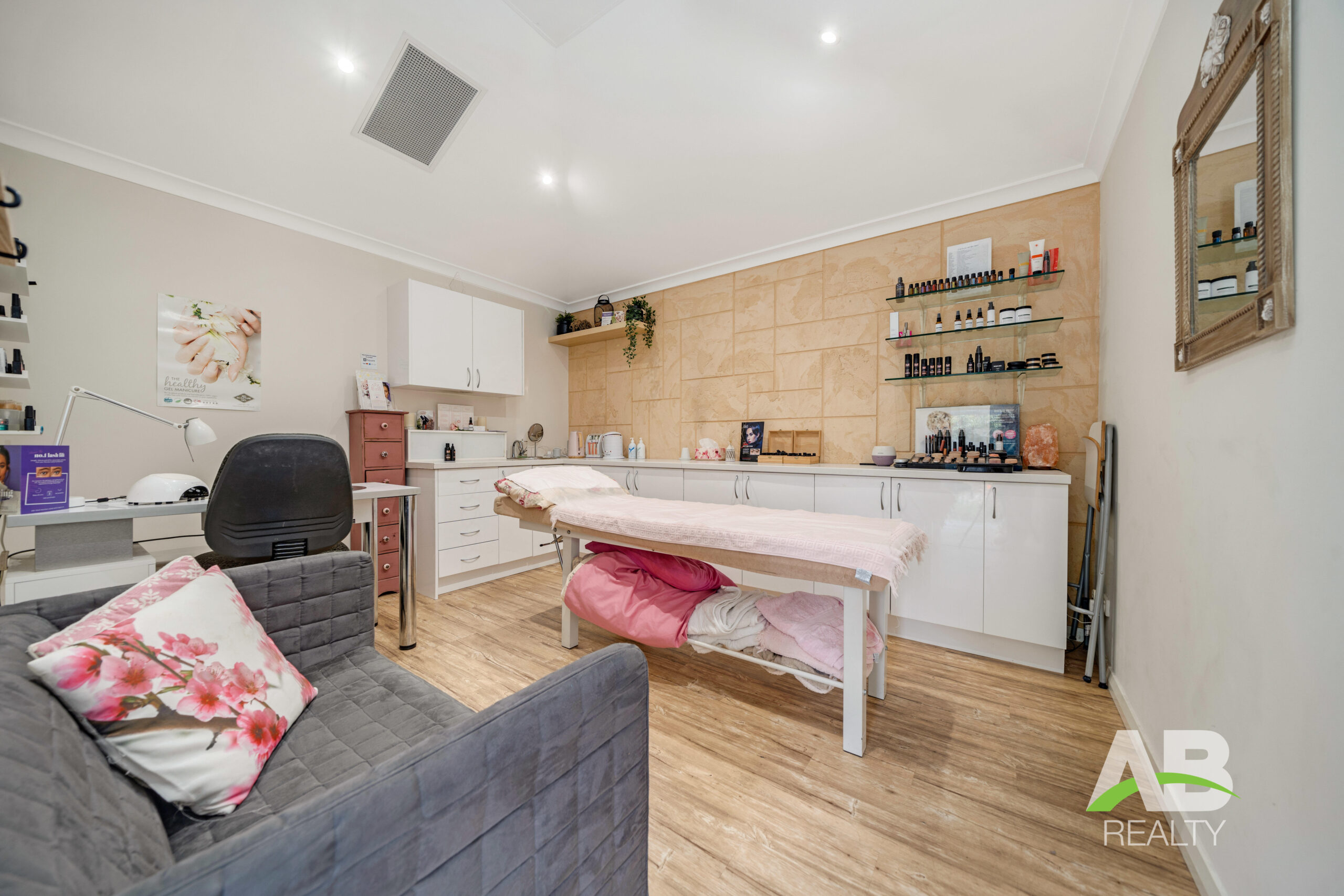 154056726 1751505556 44443 27LothertonWayHockingHRNoLogo