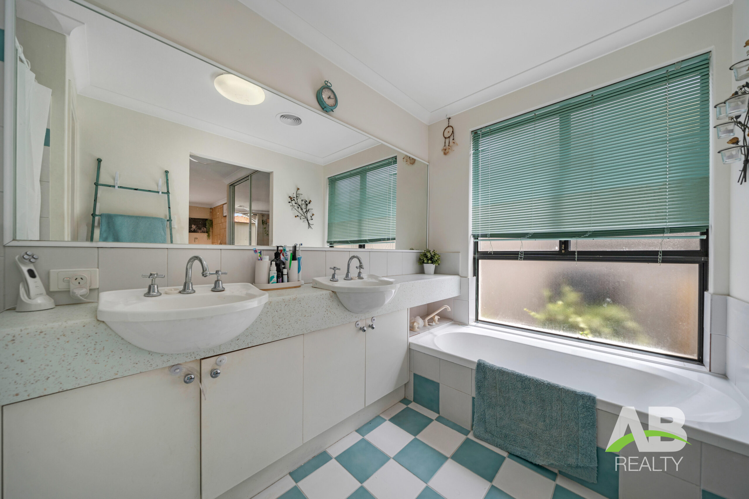 154056753 1751505560 35545 27LothertonWayHockingHRNoLogo