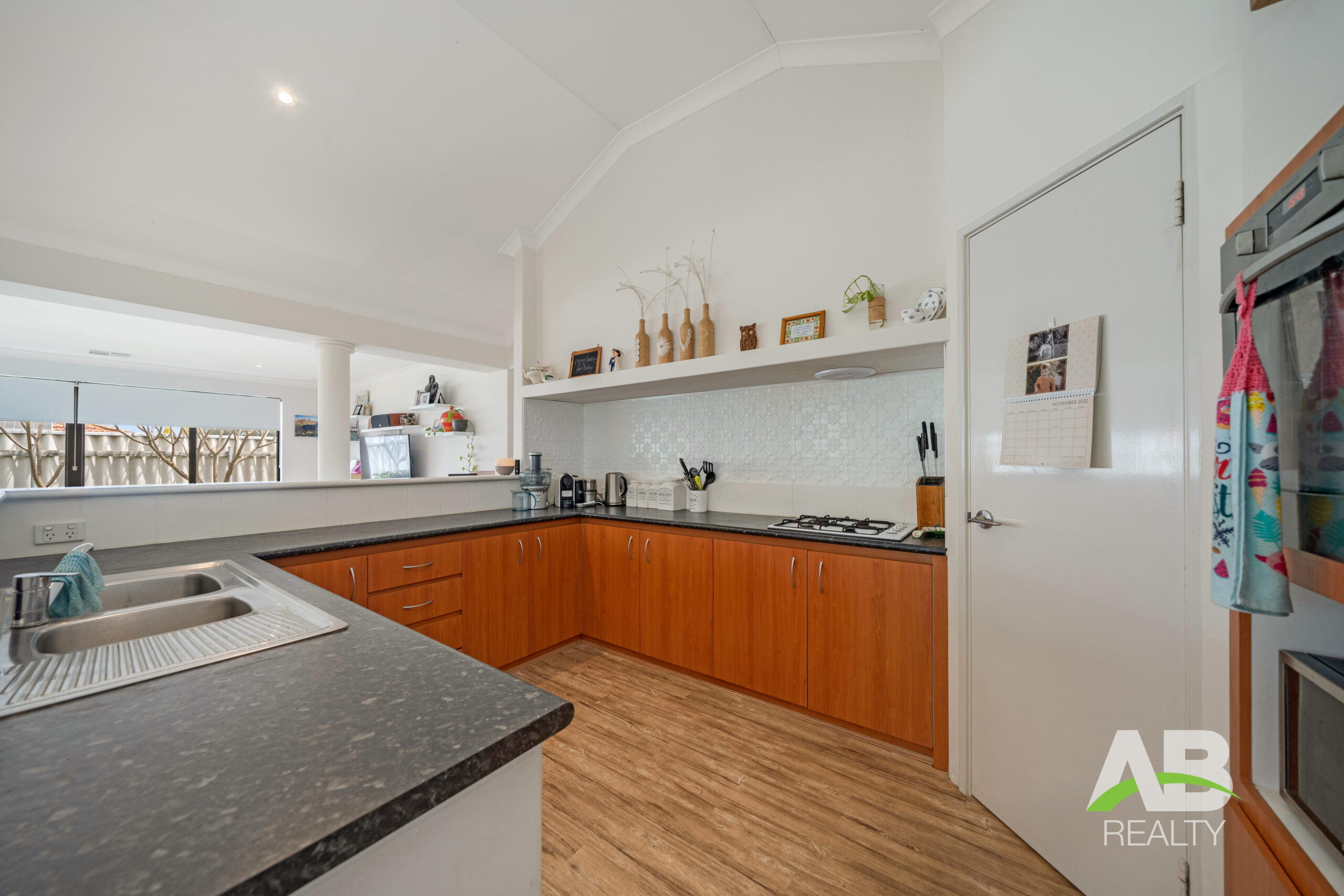 154056755 1751505562 35311 27LothertonWayHockingHRNoLogo