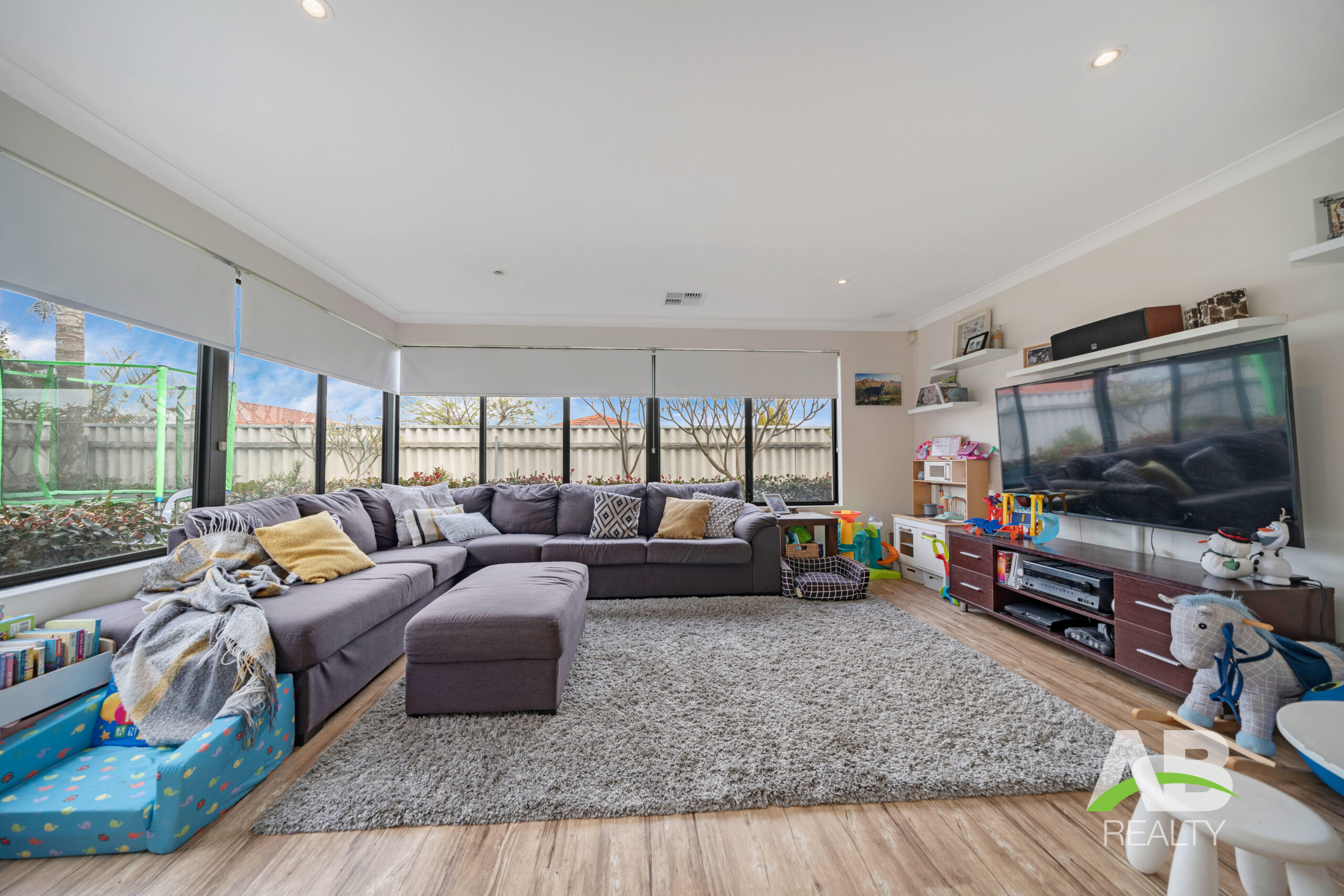 154056780 1751505569 44466 27LothertonWayHockingHRNoLogo