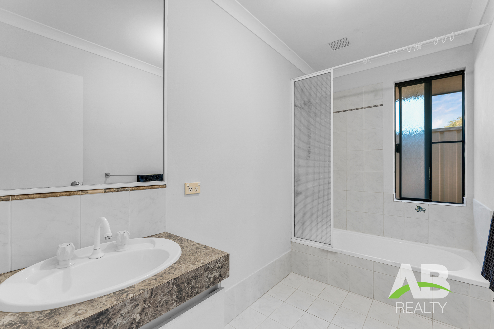 181296599 1767330880 65500 39BalladongLoopCarramarLRLogo