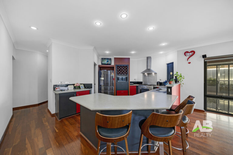 62093976 1671003530 25061 10OakworthMeanderTappingLRLogo