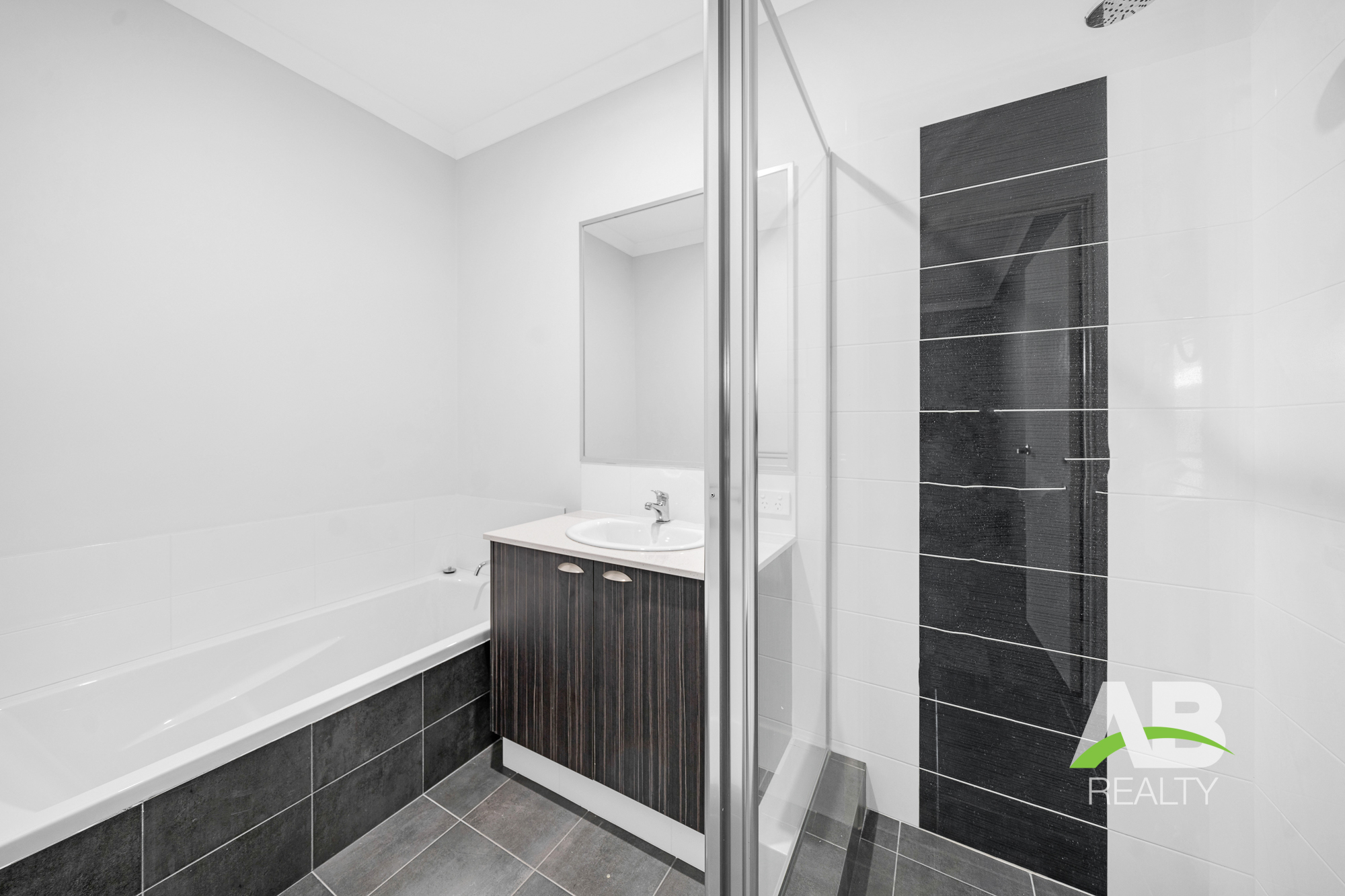 80502243 1706840183 9693 12LimariPlSinagraLRLogo