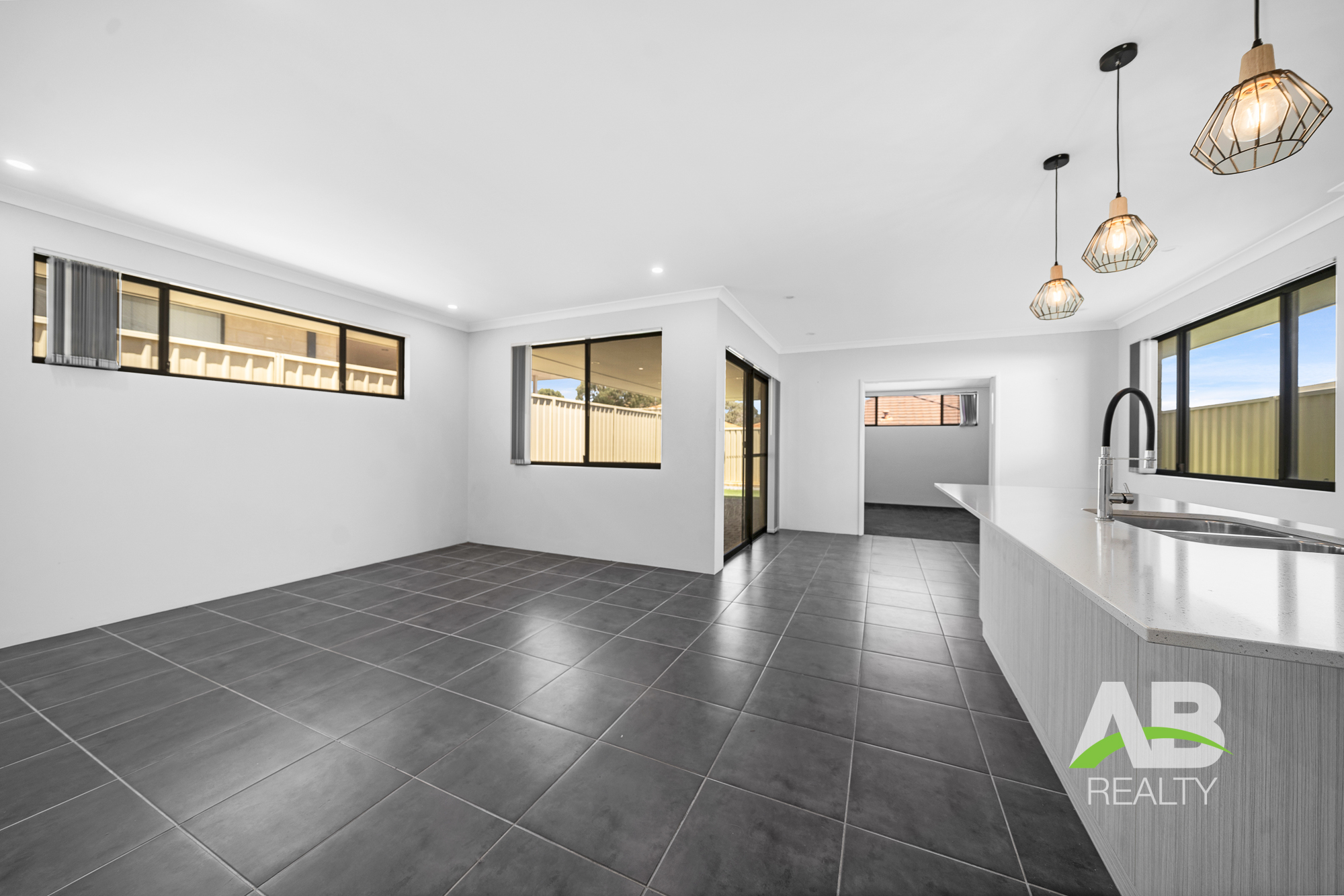 80502257 1706840190 9972 12LimariPlSinagraLRLogo