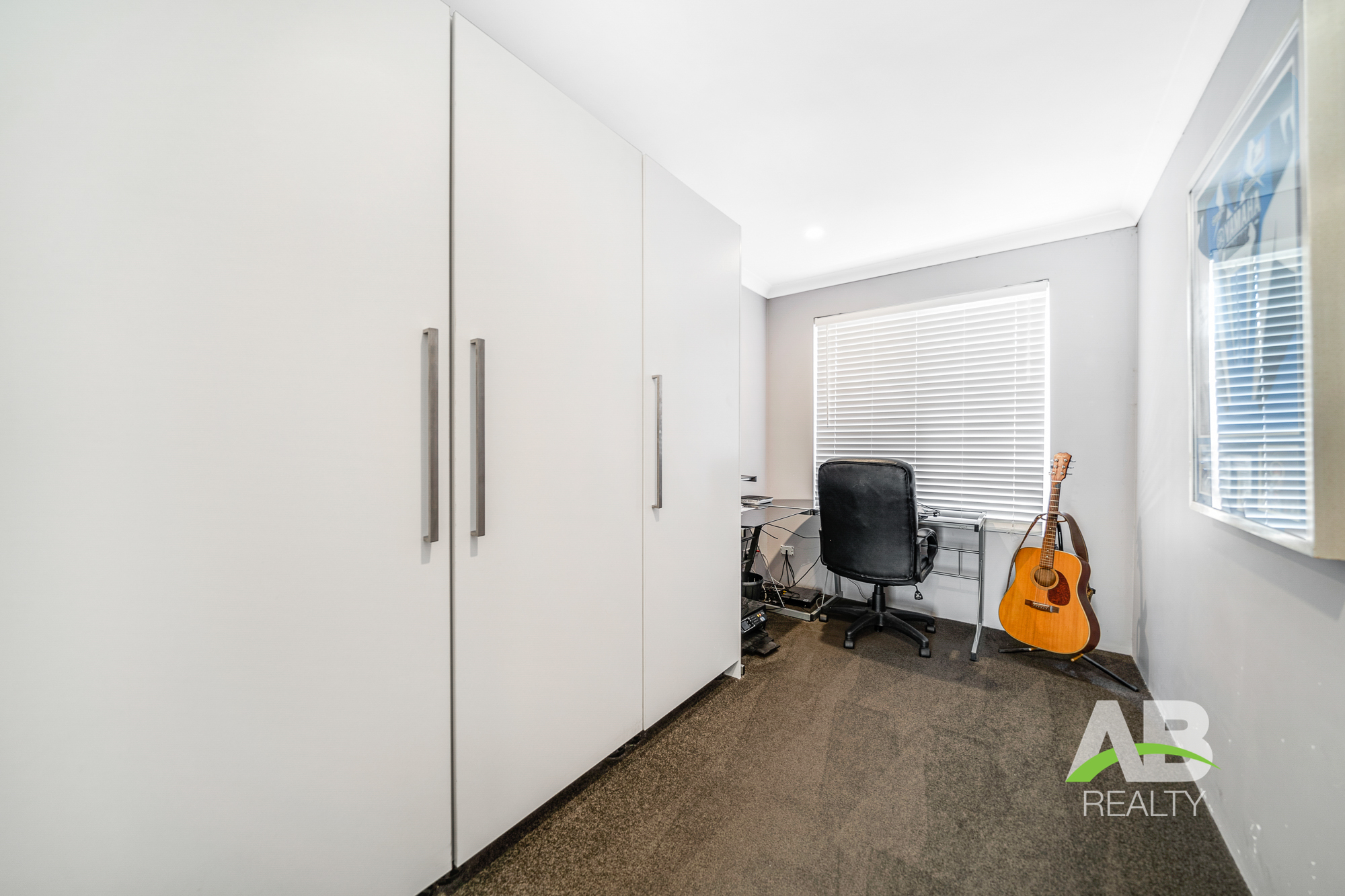 135666489 1739520793 188912 68LiriopePkwySinagraWeb