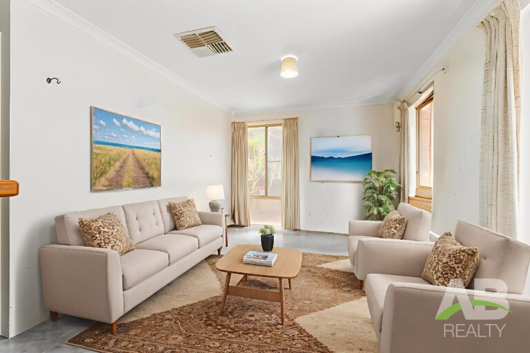 186815315 1770869005 83388 DSC00041 LivingRoom Standard