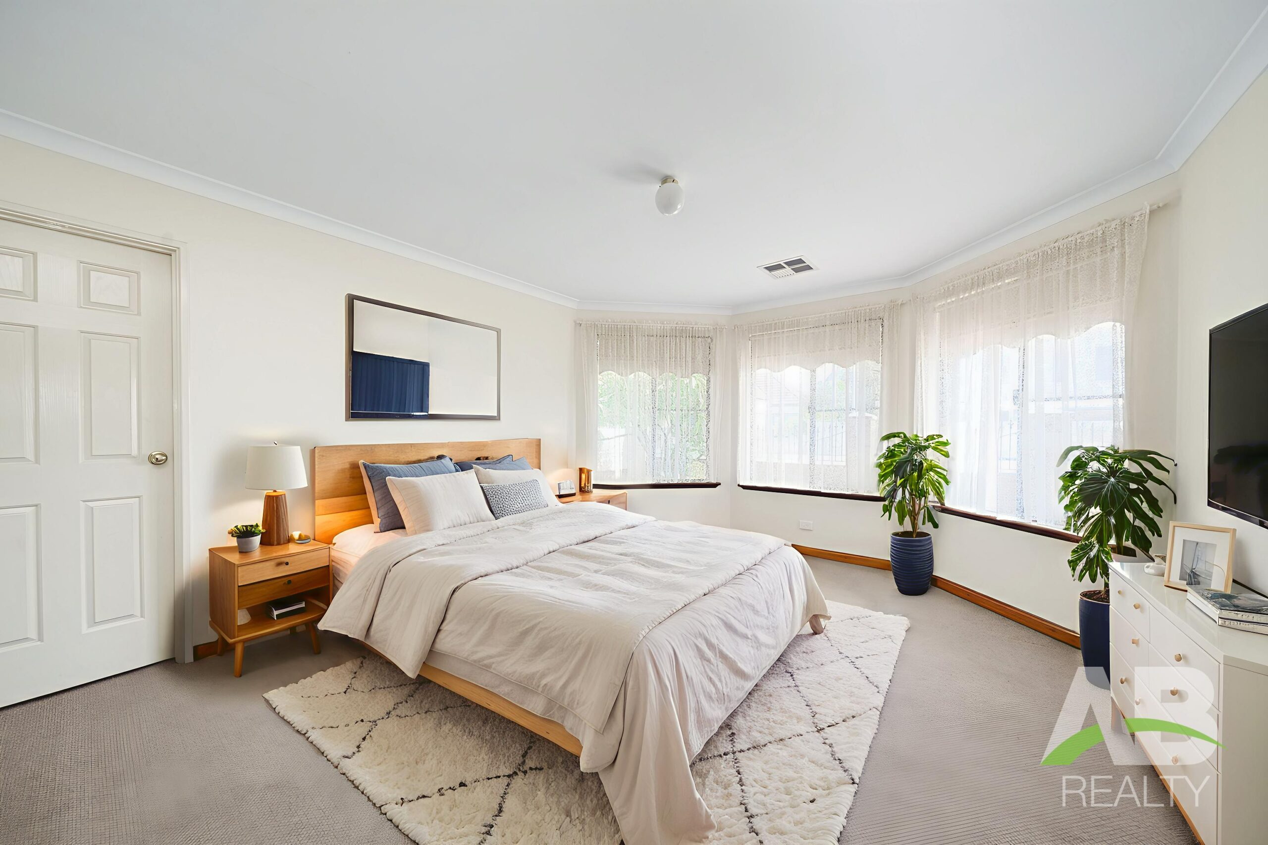 187006280 1770958333 88285 18 Blackfriars Rd JoondalupHRNOLOGO 5 Bedroom Scandinavian