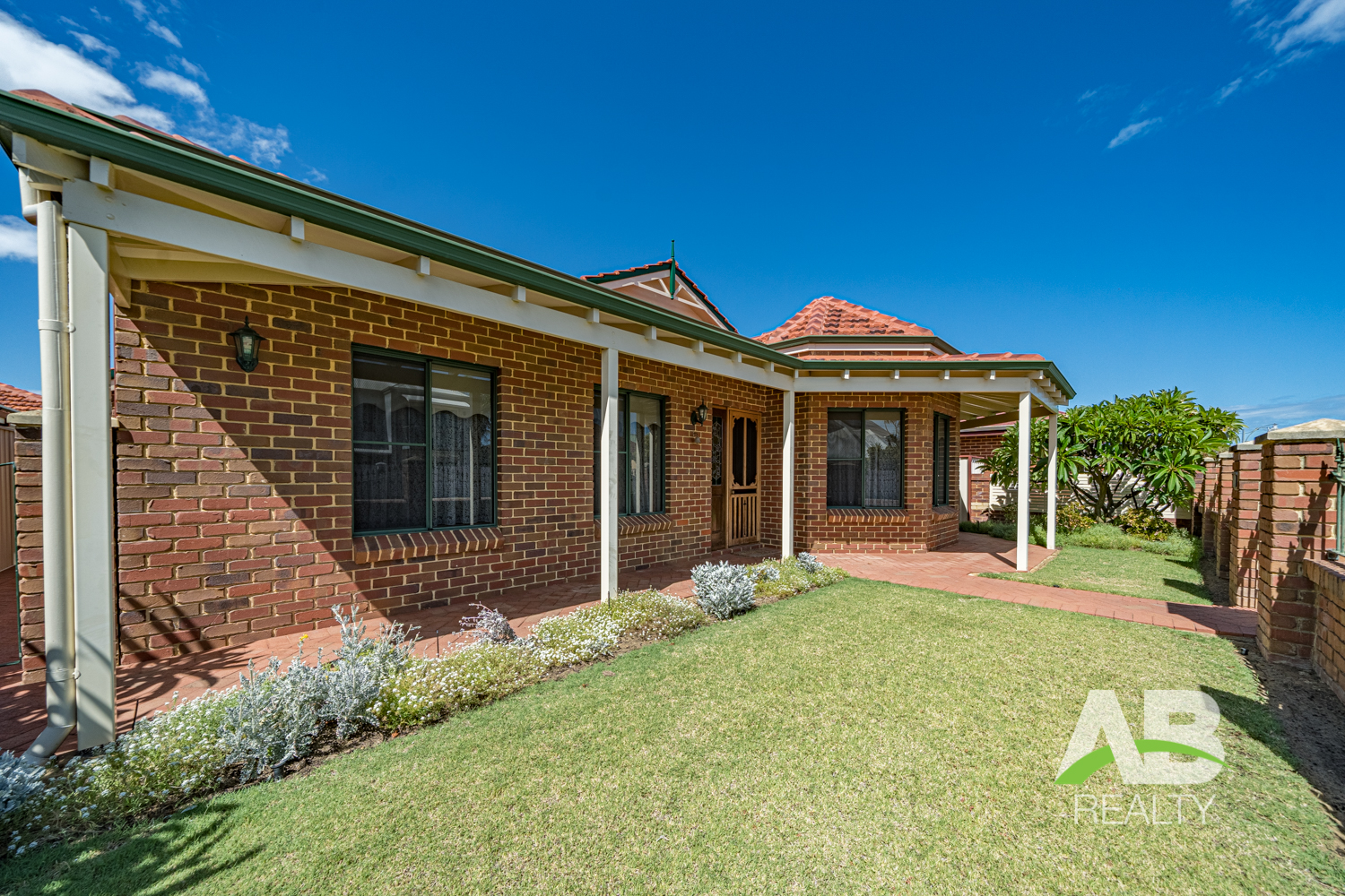 187006445 1770958352 88993 18BlackfriarsRdJoondalupLRLOGO