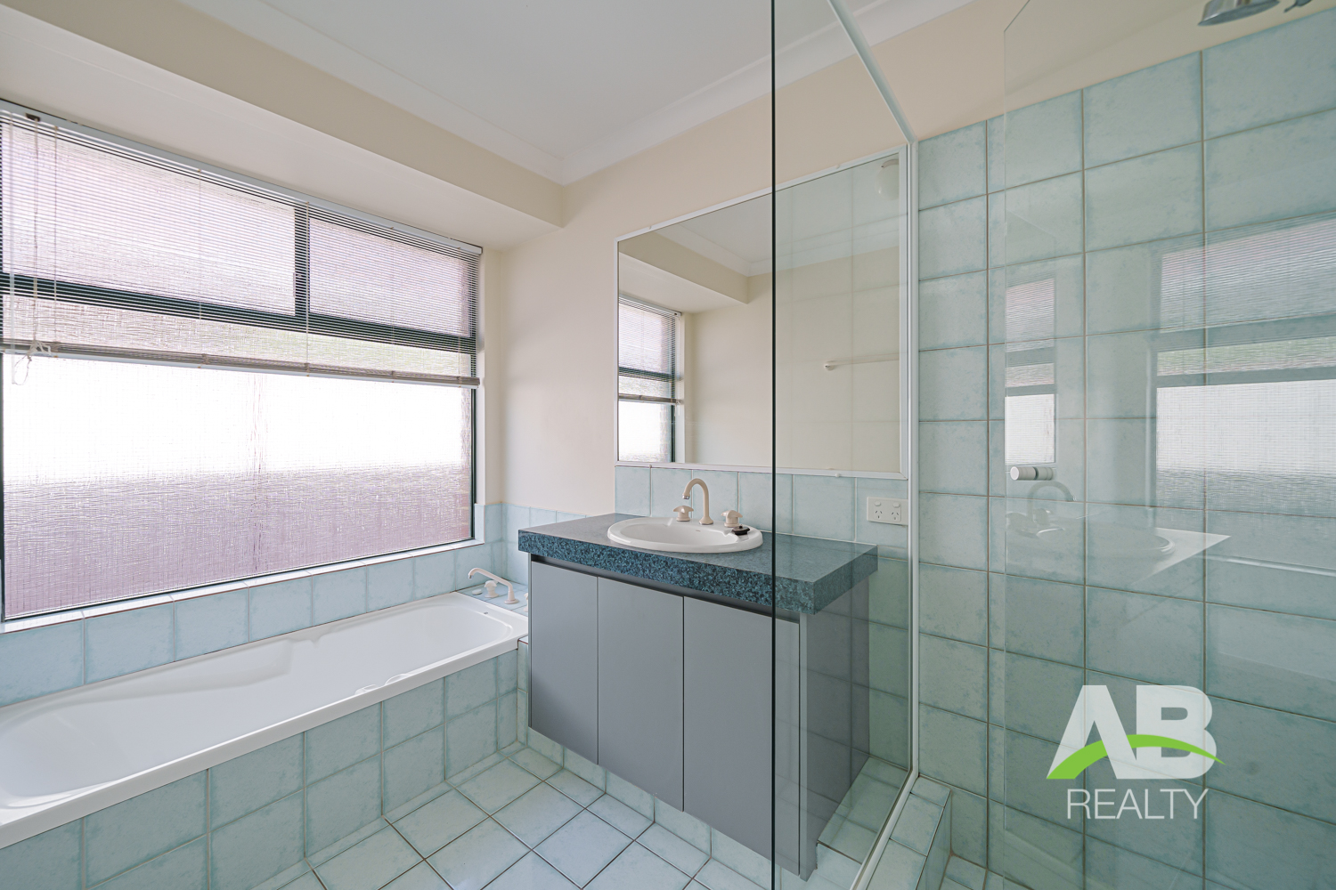 187006467 1770958359 75474 18BlackfriarsRdJoondalupLRLOGO