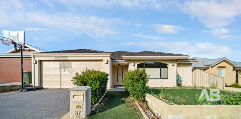 77774484 1701824823 14826 37TurnerPkwyCarramarLRLogo