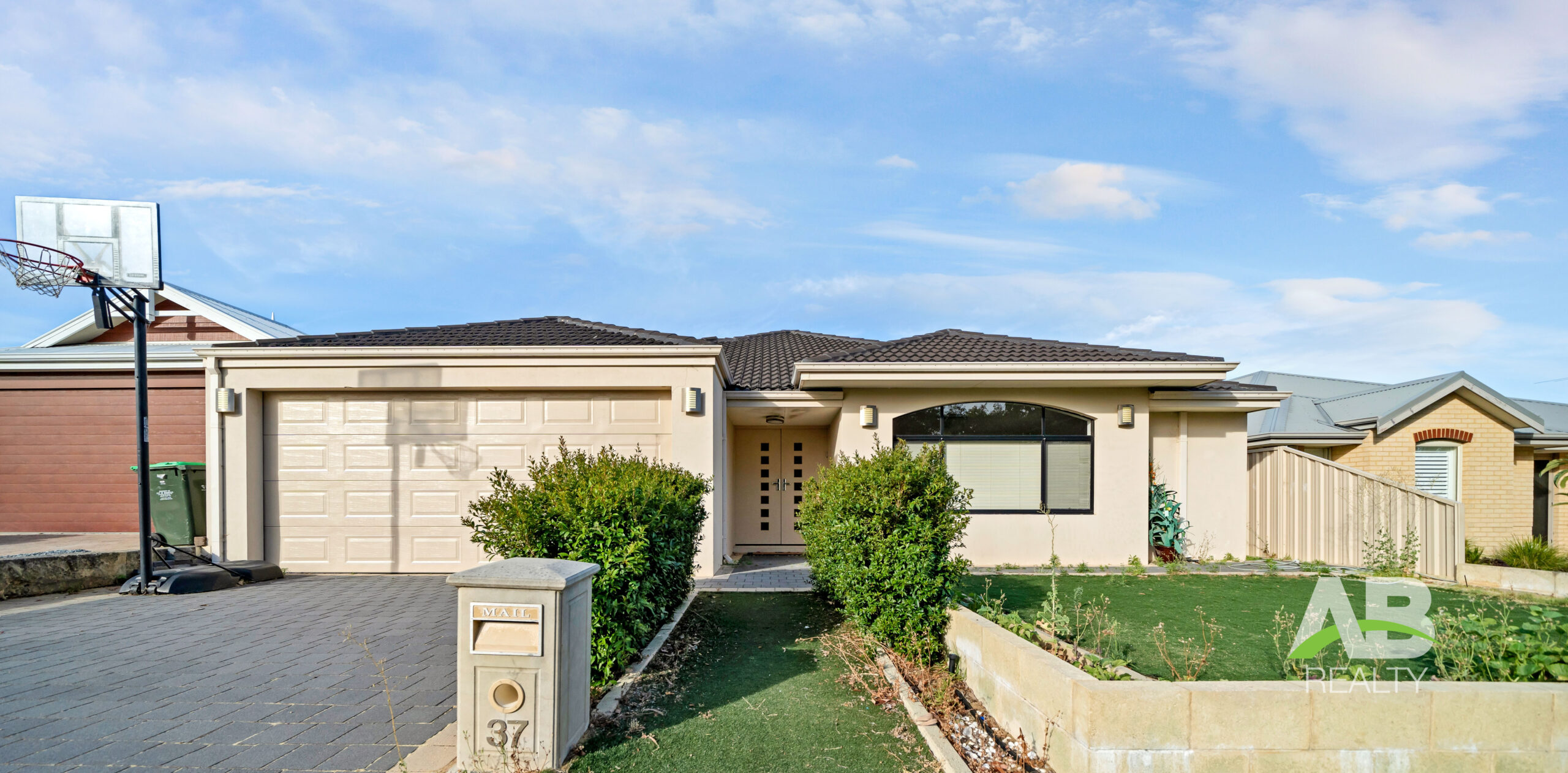 77774484 1701824823 14826 37TurnerPkwyCarramarLRLogo