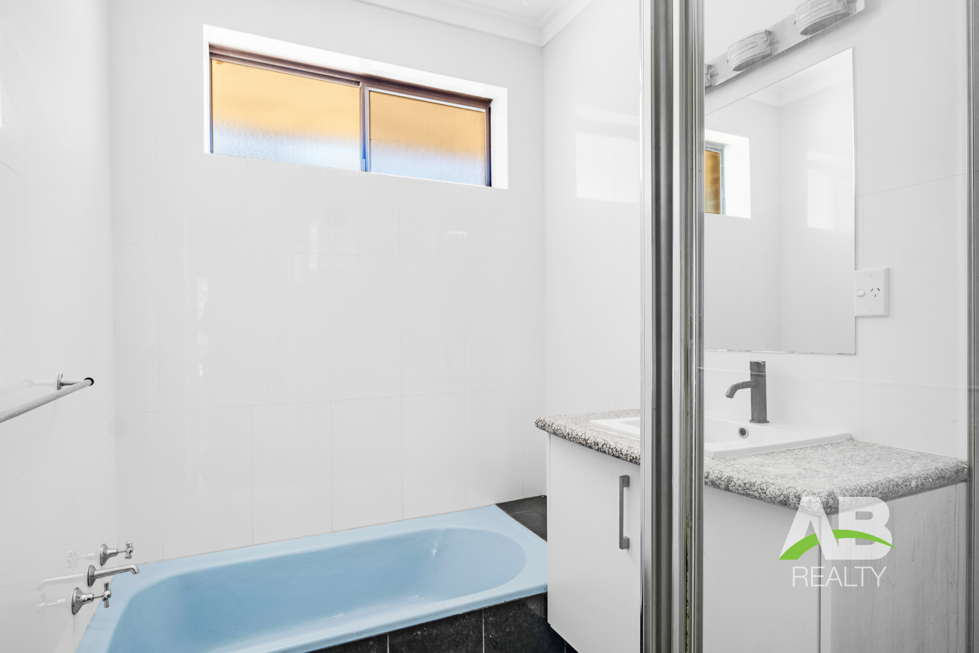 80452887 1706767080 6228 44CivicDrWannerooLRLogo