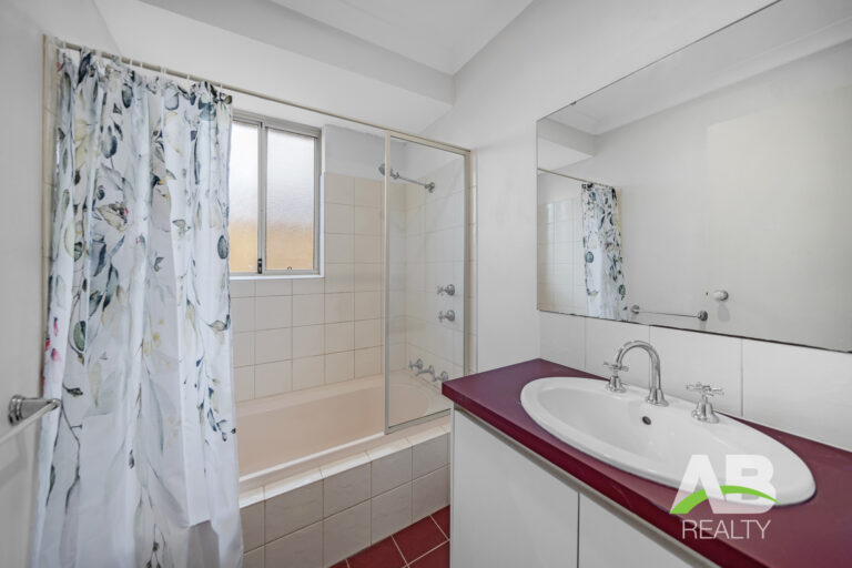 100825789 1721890311 98485 11MulwarrieCirWannerooLRLogo