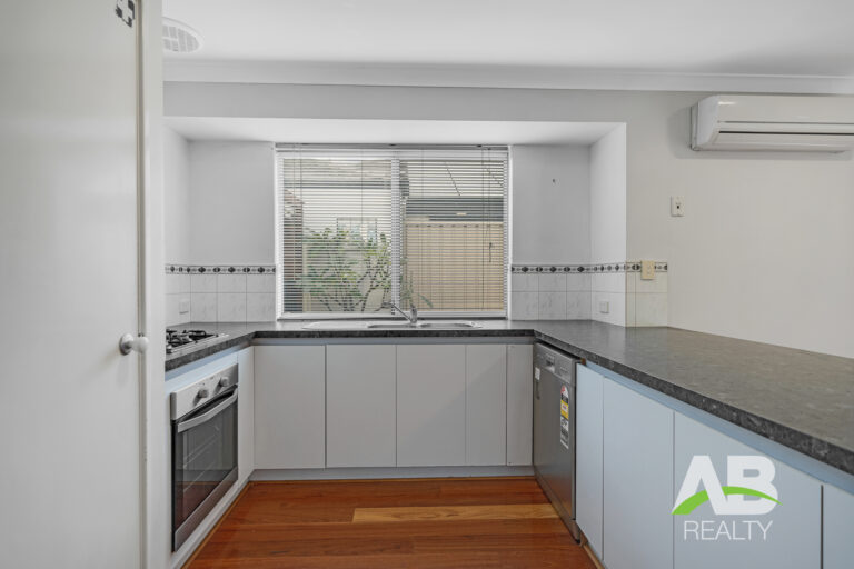 100825790 1721890313 98533 11MulwarrieCirWannerooLRLogo