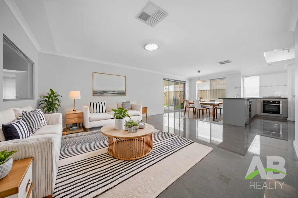 129373504 1734571818 147496 11 Tobermory Cres Butler HRNoLogo 5 LivingRoom Scandinavian