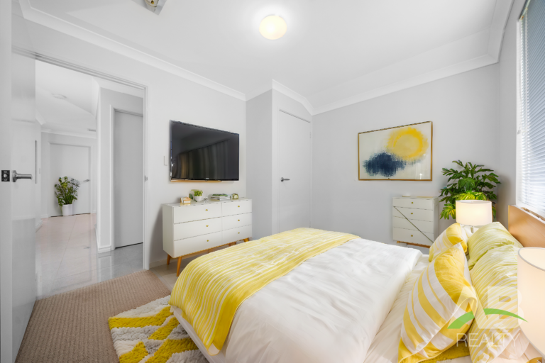 129377468 1734572628 149084 11 Tobermory Cres Butler HRNoLogo 12 Bedroom Scandinavian