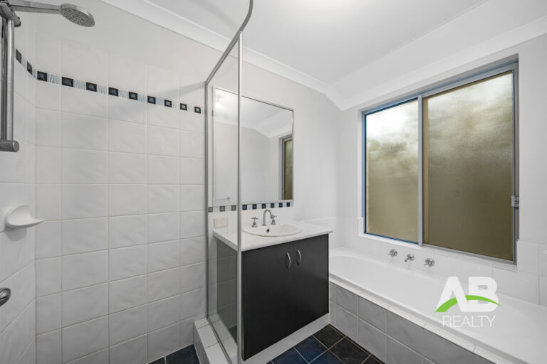 129377724 1734572650 137933 11TobermoryCresButlerLRLogo