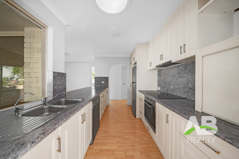 140661021 1742542985 188891 4WanillPlWannerooLRLogo