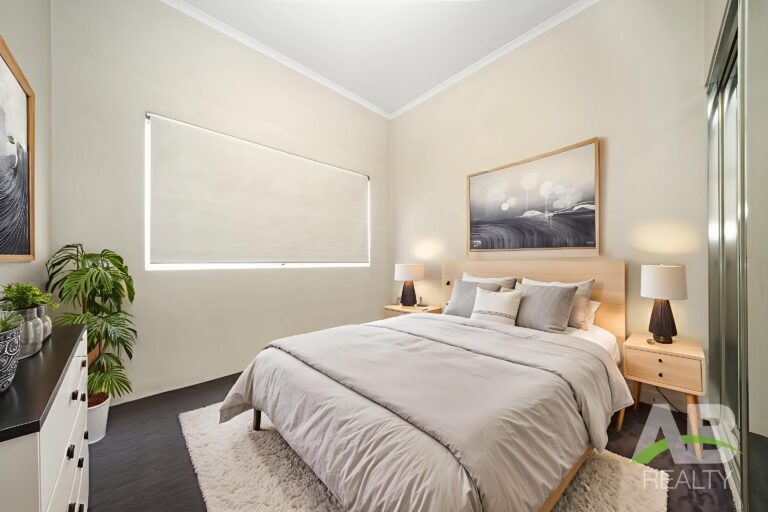 150225649 1749011751 65233 3 37 Orenco Bend ClarksonHRNOLOGO 6 Bedroom Scandinavian