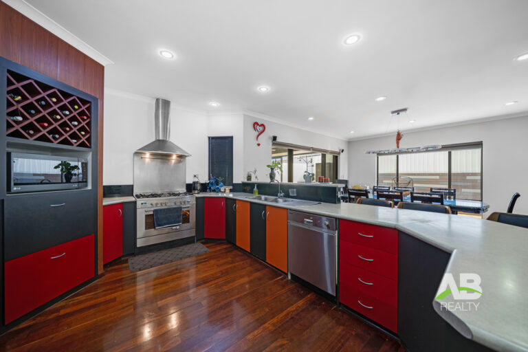 190201250 1772594556 66017 10OakworthMeanderTappingLRLogo