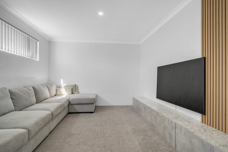 193077804 1773891986 68900 2KarrivaleCtPearsallHRNoLogo