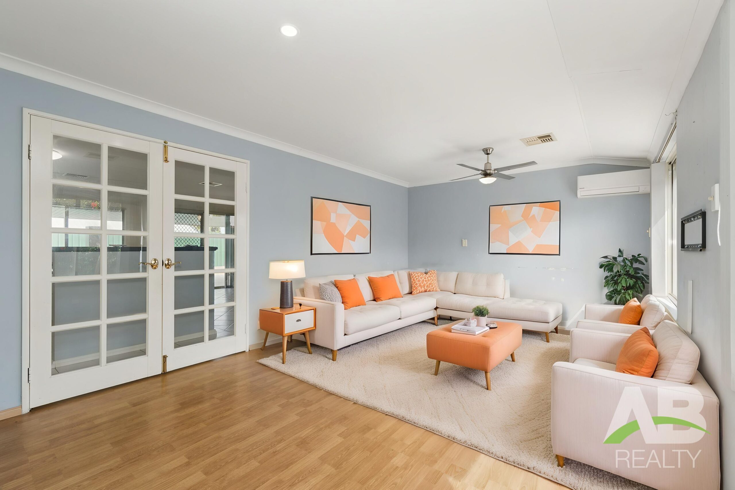 194193843 1774497623 83226 DSC00021 LivingRoom Standard