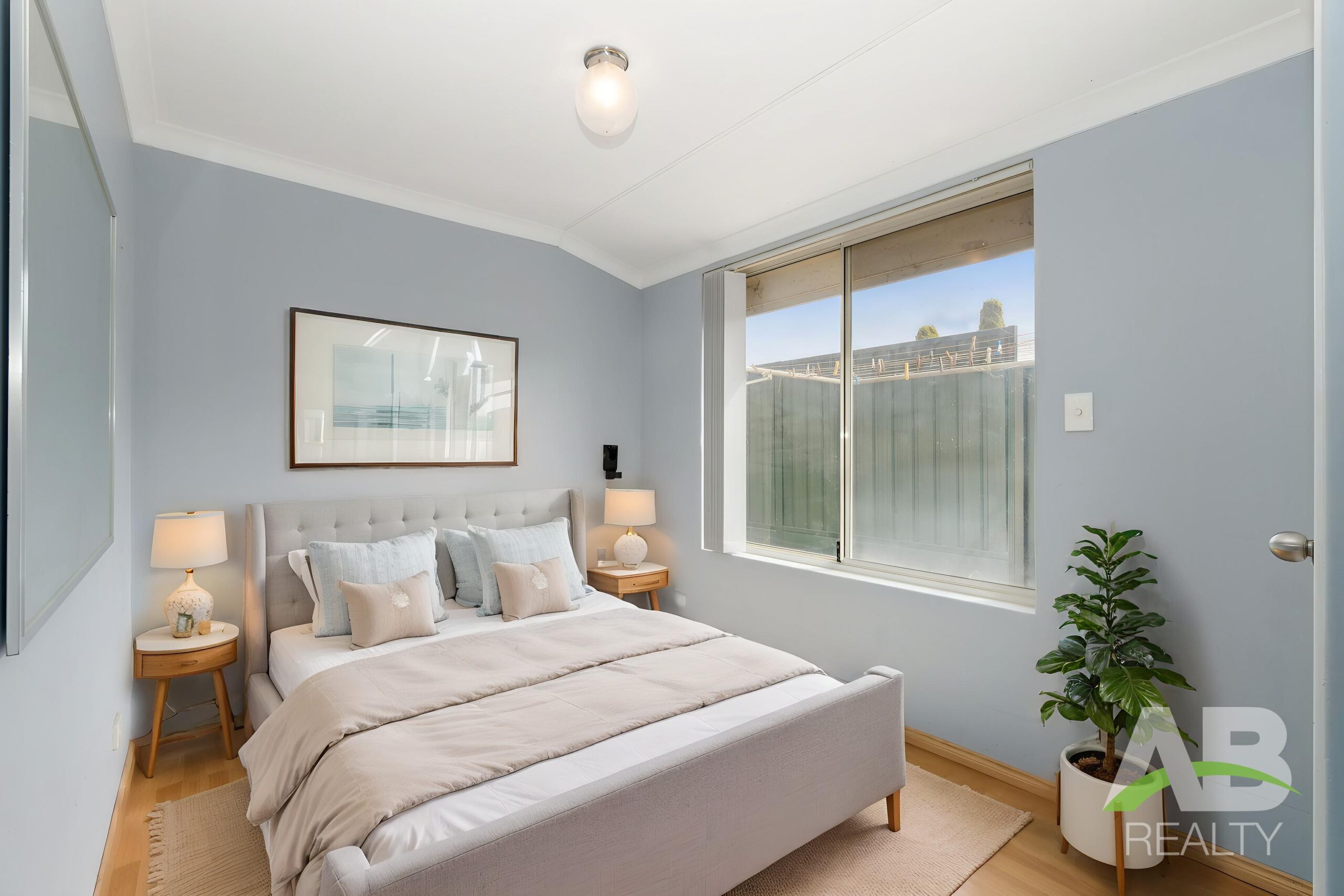 194193857 1774497631 82910 DSC00045 Bedroom Standard