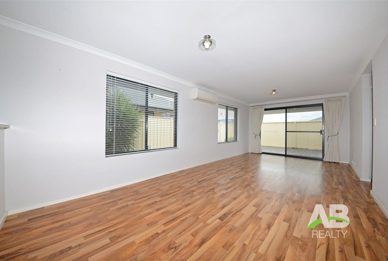 75176158 1698814386 9415