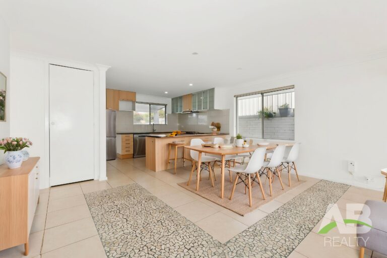 216284292 1787714803 76266 DSC00276 DiningRoom Scandinavian