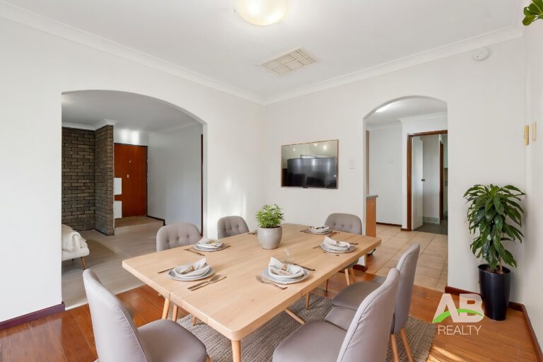 221226019 1790742509 94261 DSC00226 DiningRoom Scandinavian
